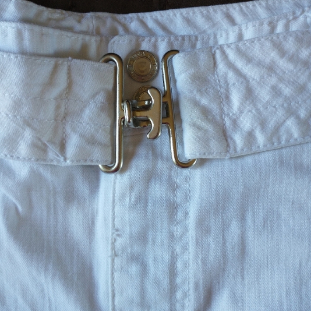Women's White Shorts - Size 14 - Picture 3 of 4